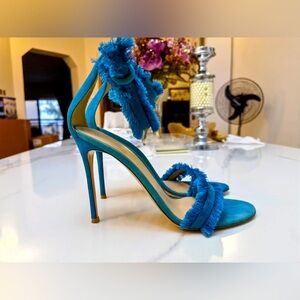 New Gianvito Rossi Elegant Blue Heels